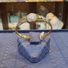 Bracelet in 18k gold with a mabe pearl