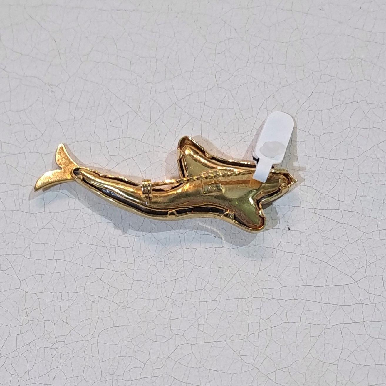 Brooch in 18k gold with Black Ostrich Tahitian pearl, fish design brooch