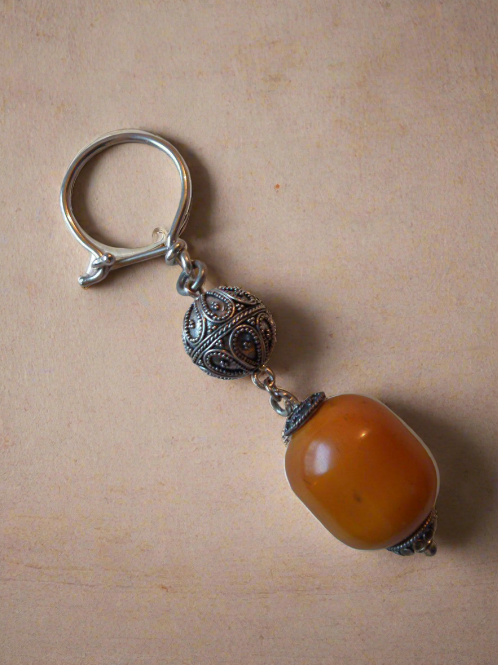 Keychain in sterling silver with authentic vintage yellow amber