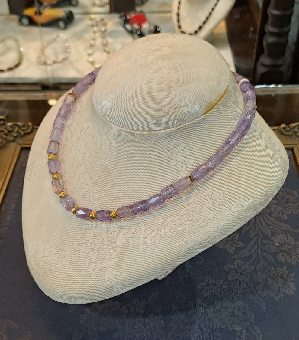 Necklace in 18k Gold with Amethyst