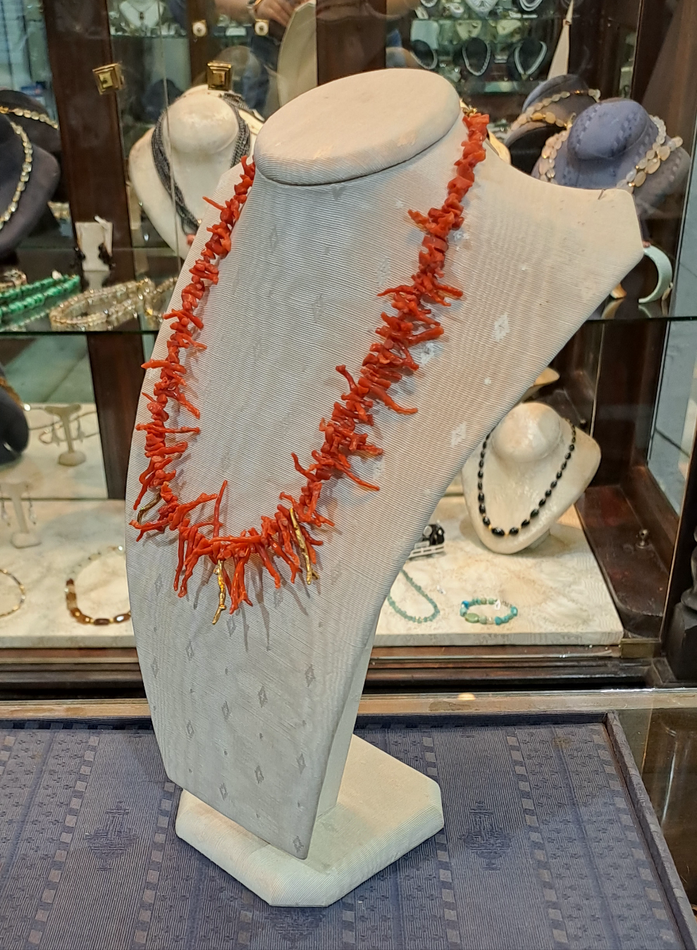 Necklace in Mediterranean Red Coral Gemstones & 18k gold elements