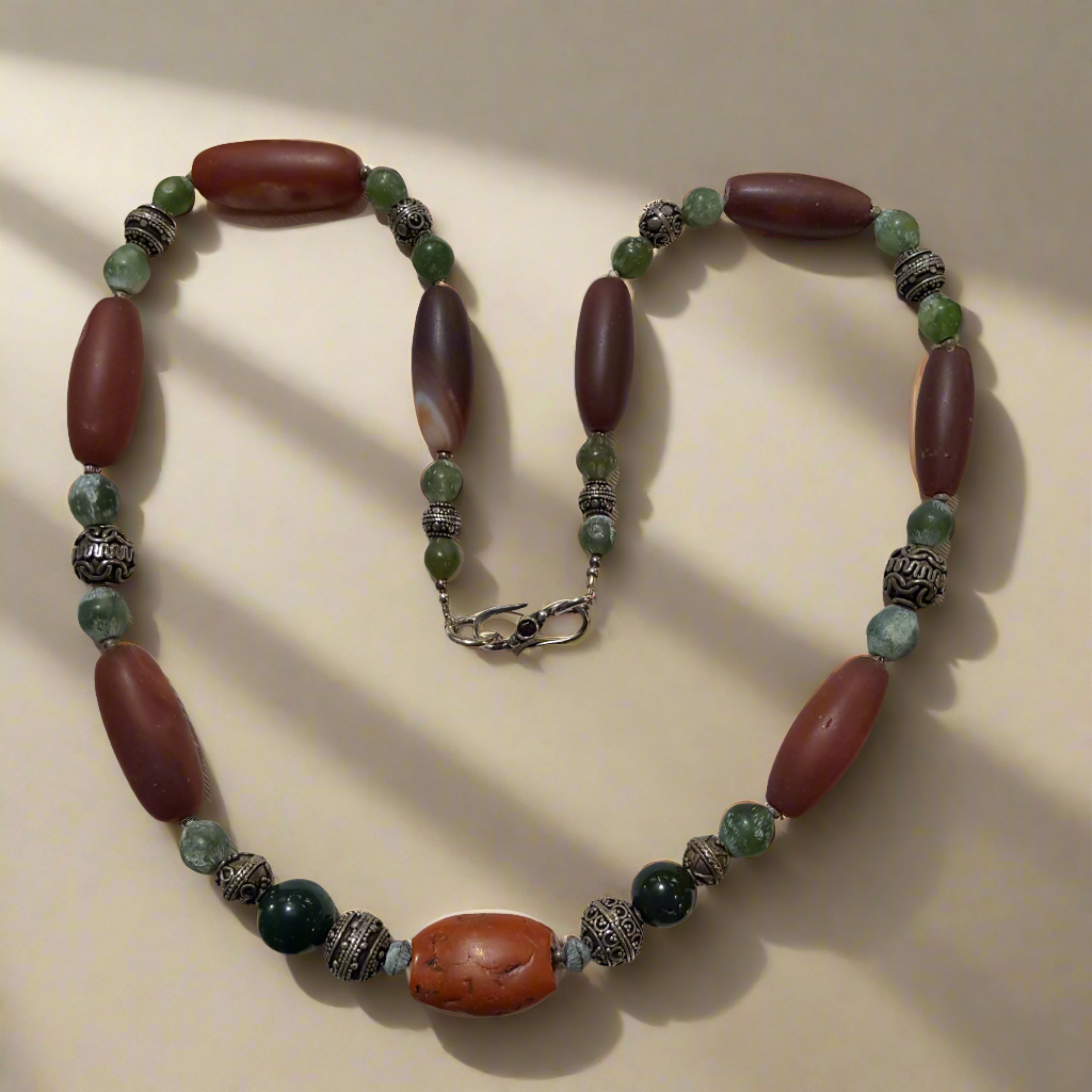 Necklace in sterling silver with old benzahir stones and old carnelian