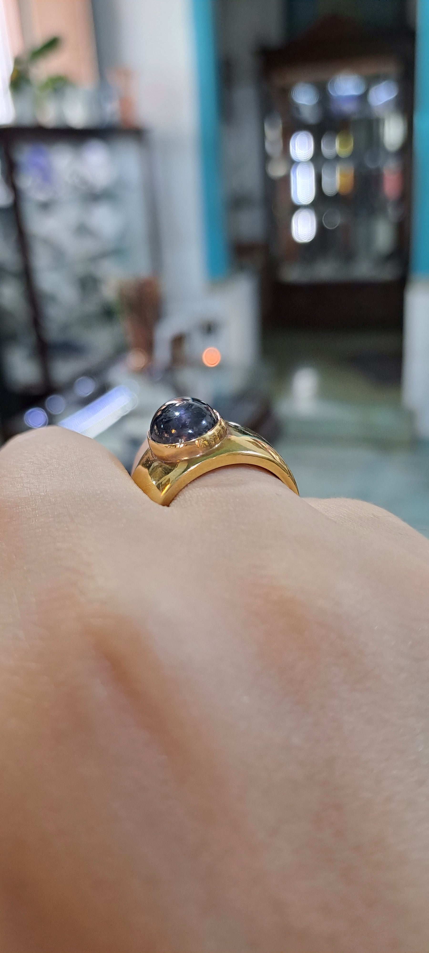 Ring in 18k Gold with Iolite (B-36)