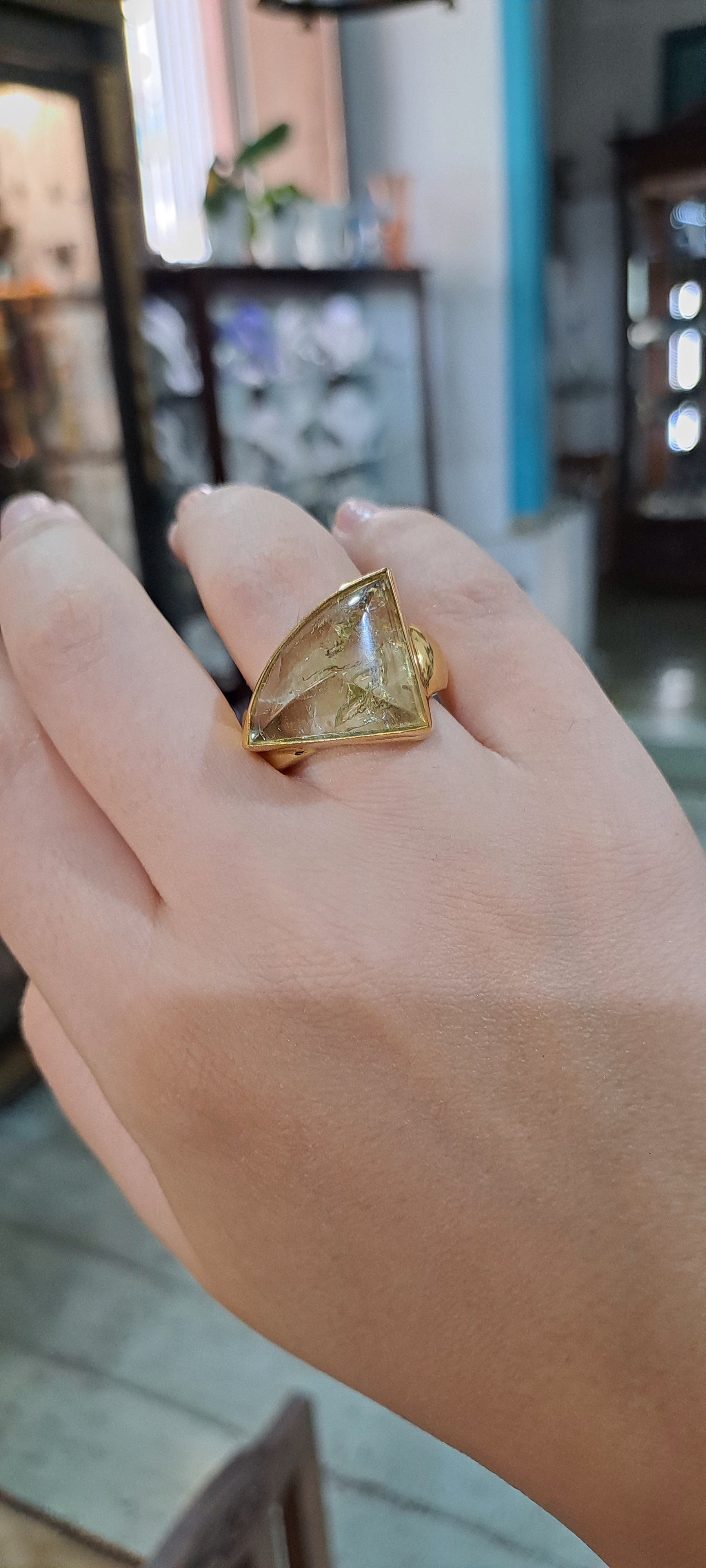 Ring in 18k Gold with Yellow Topaz stone 22.5 c. (B-67)