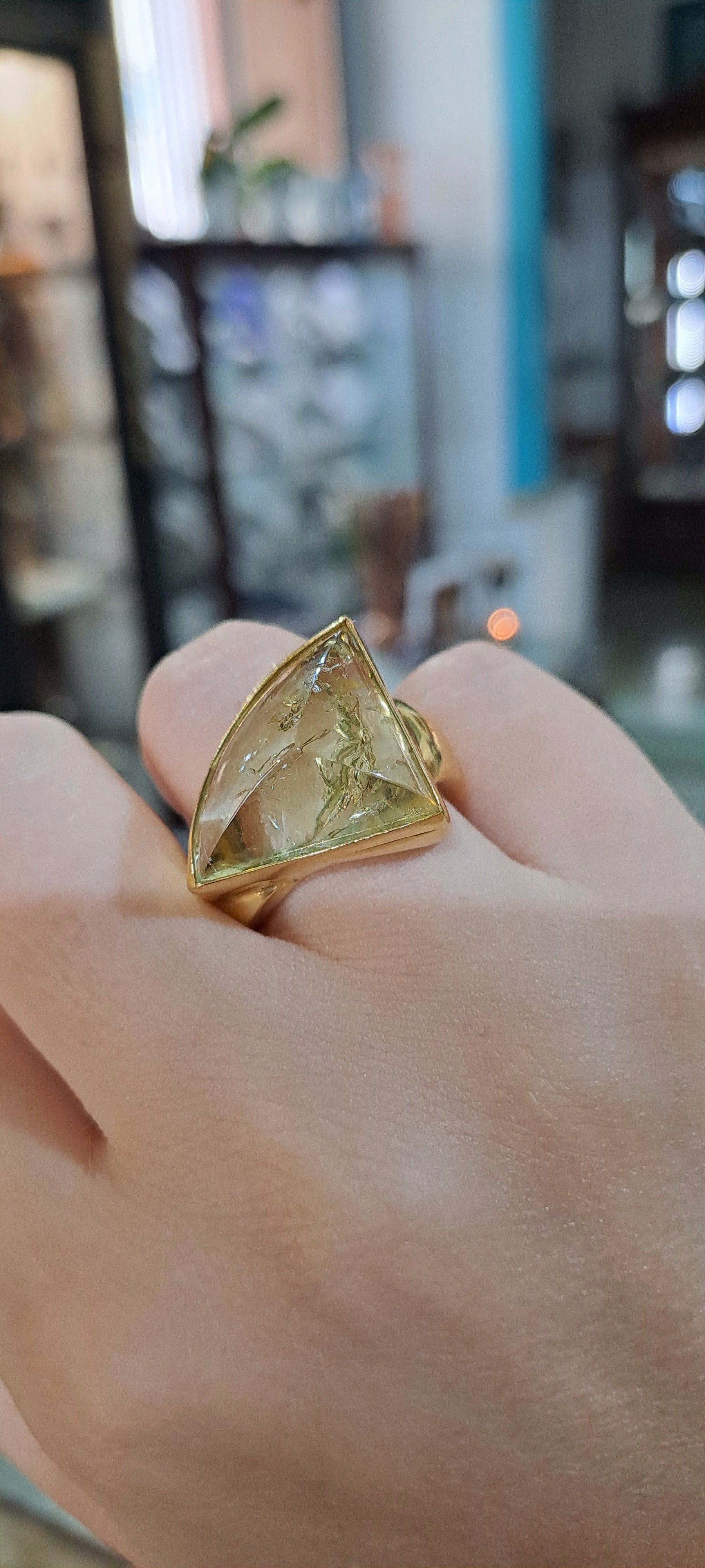 Ring in 18k Gold with Yellow Topaz stone 22.5 c. (B-67)