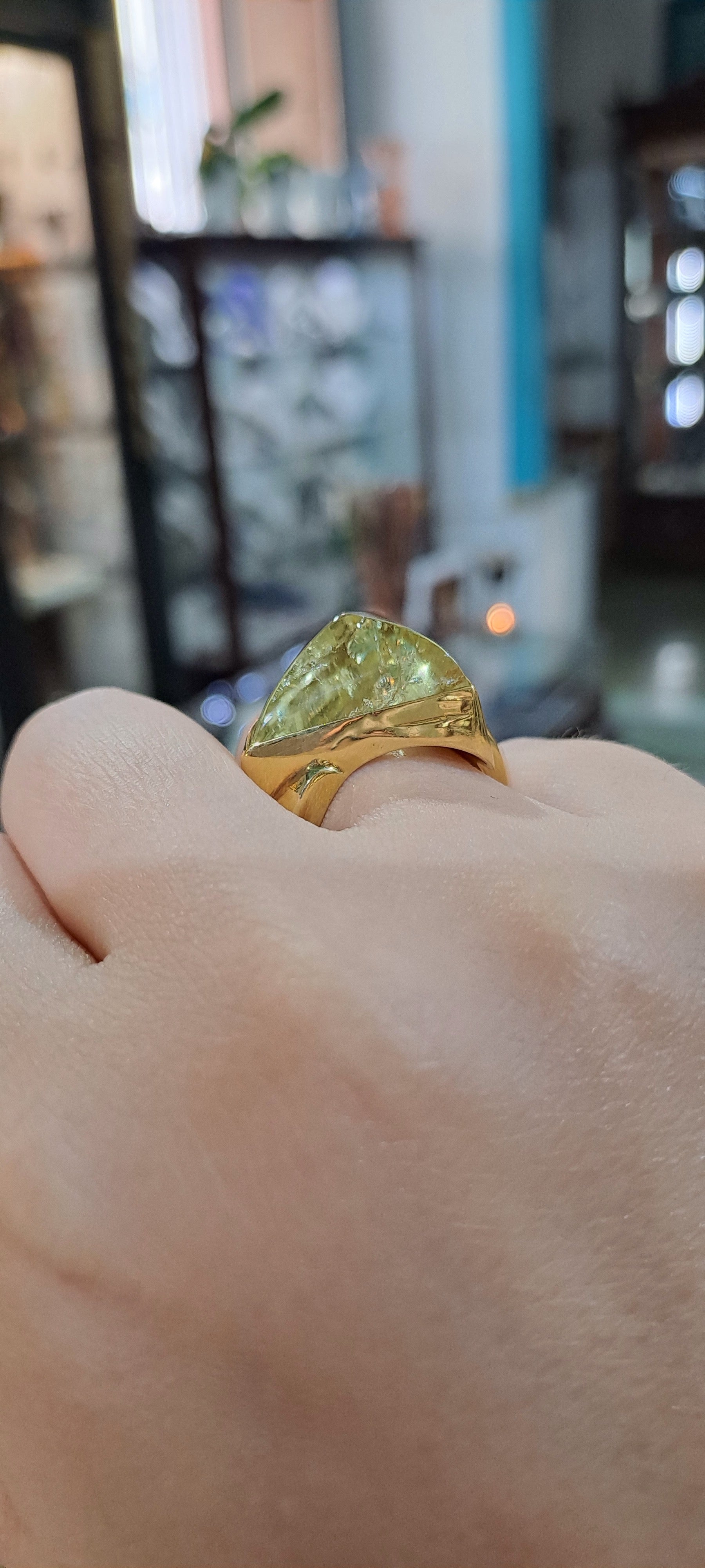 Ring in 18k Gold with Yellow Topaz stone 22.5 c. (B-67)