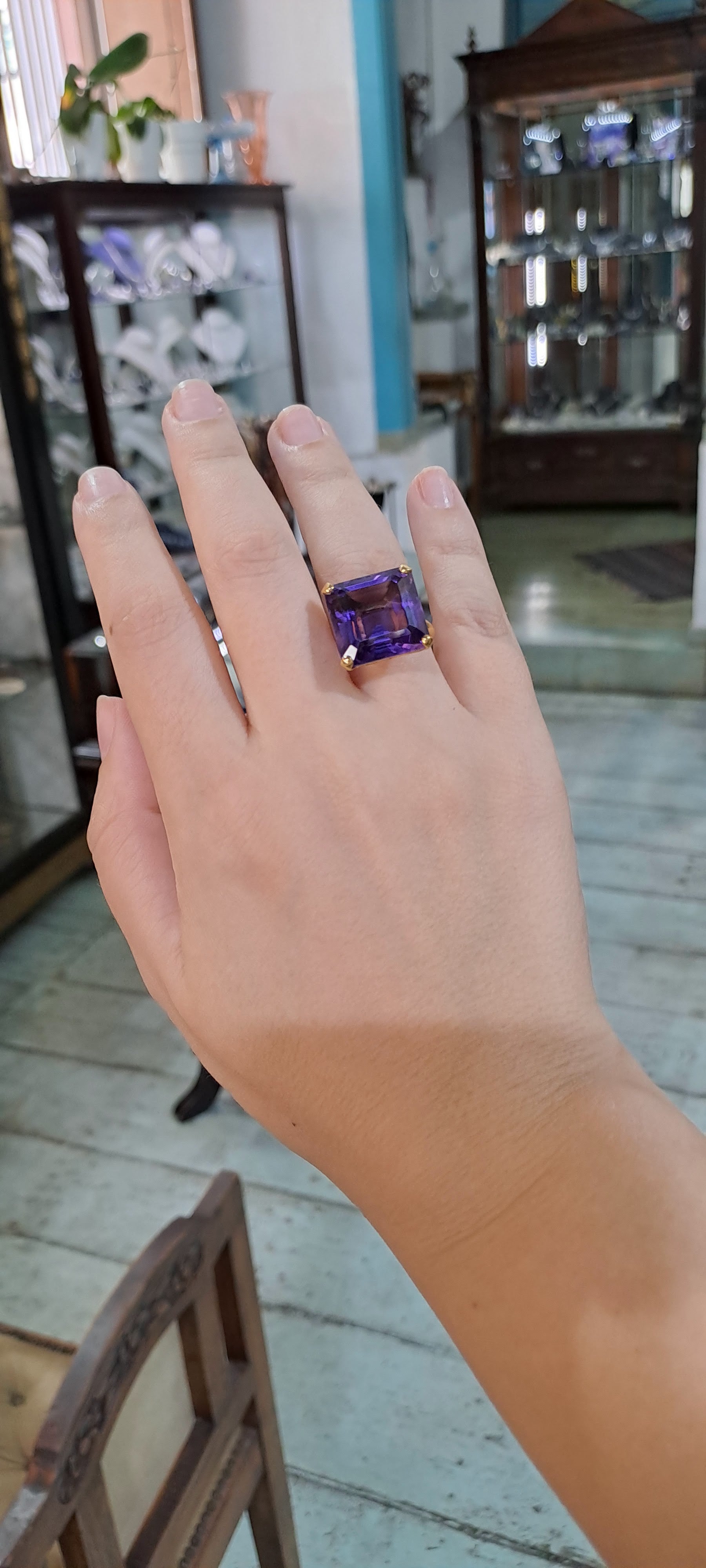 Ring in 18k Gold with amethyst (B-09)