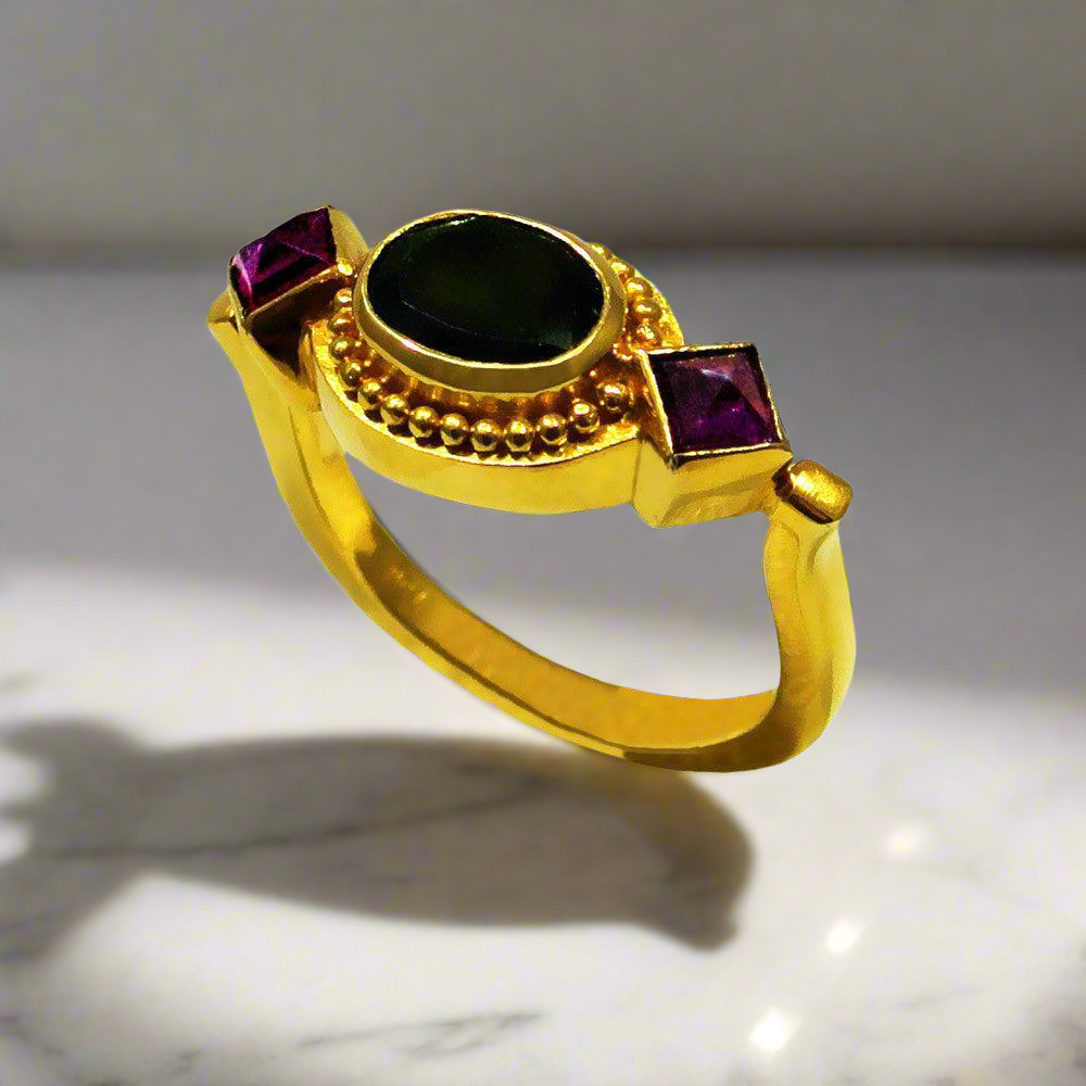 Ring in 18k Gold with green and red tourmalines (B-41)