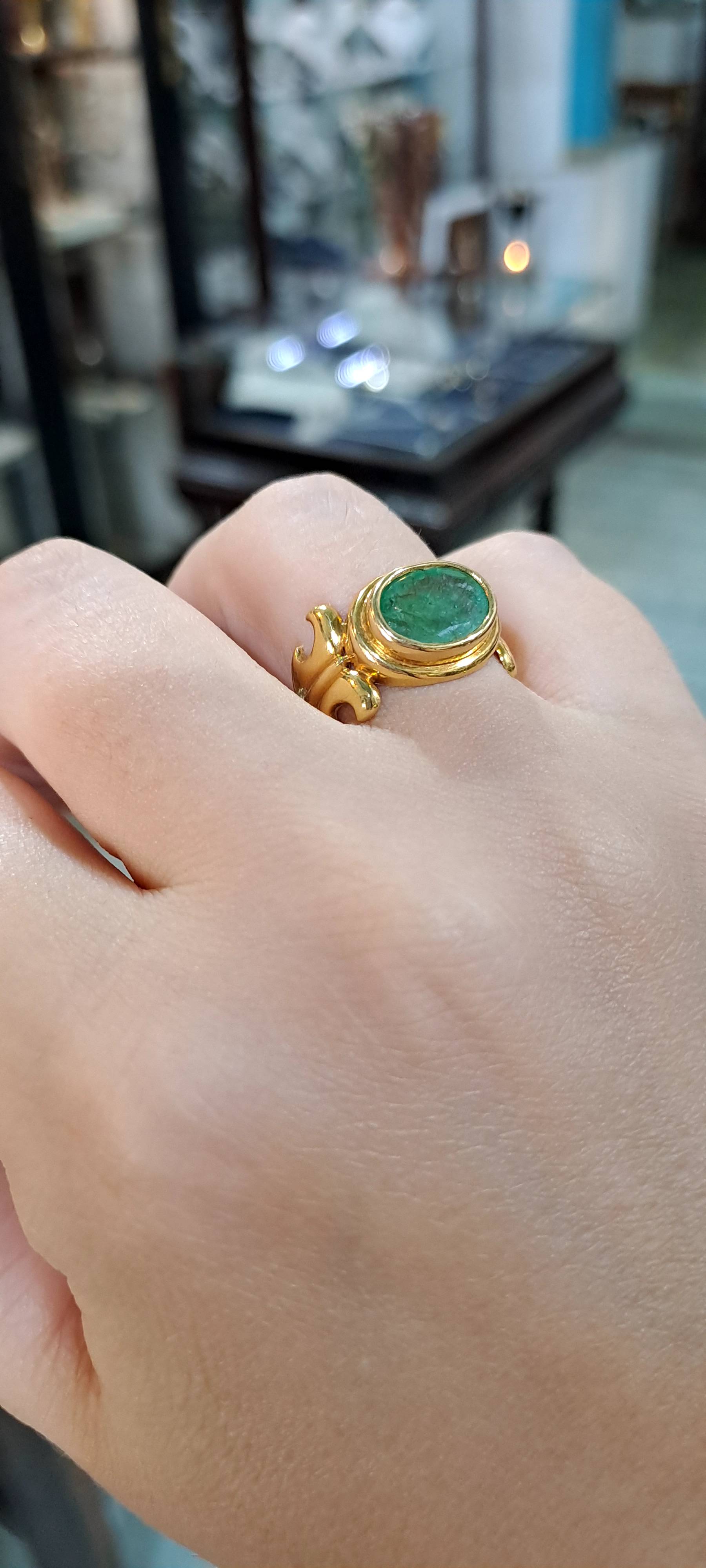 Ring in 18k gold with emerald (B-114)