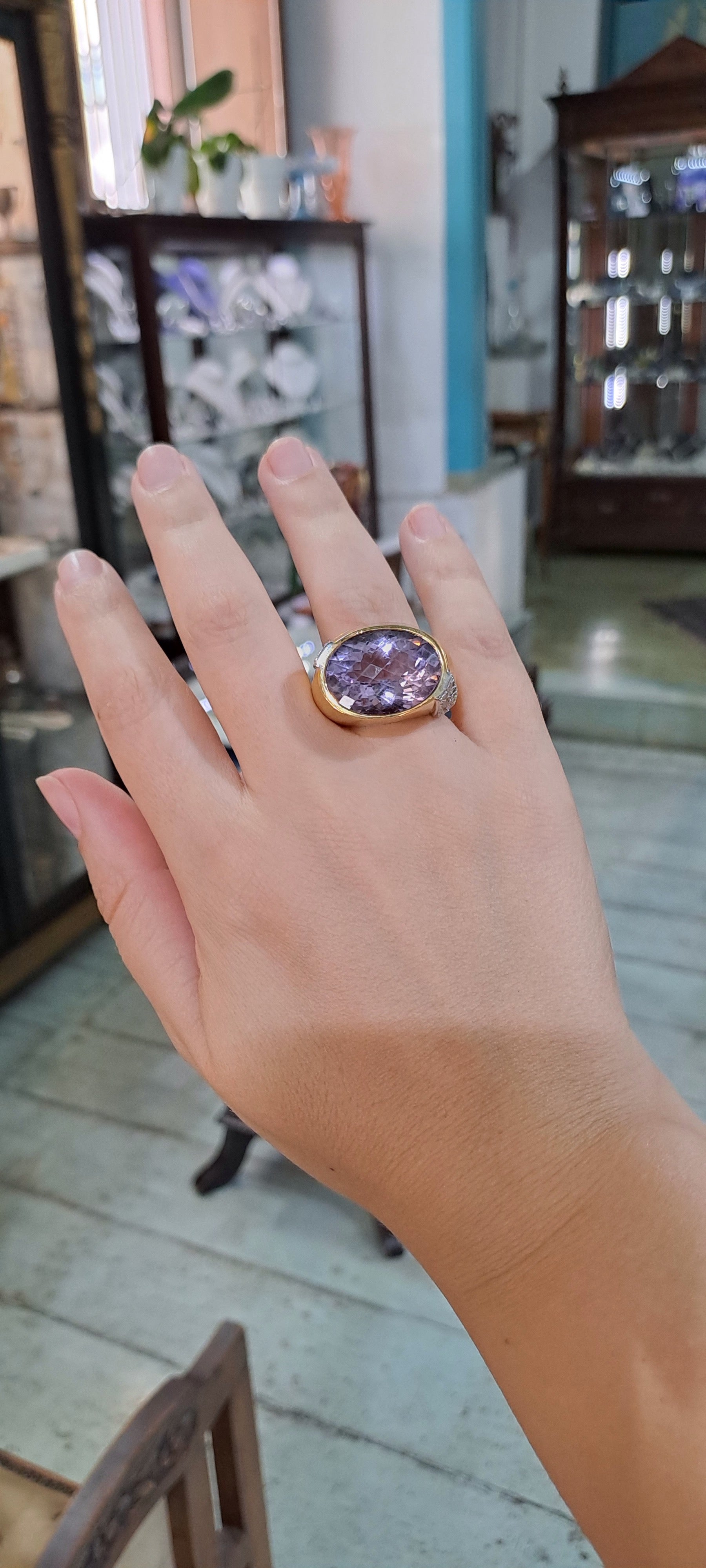 Ring in Gold 18k with amethyst and diamonds (B-88)