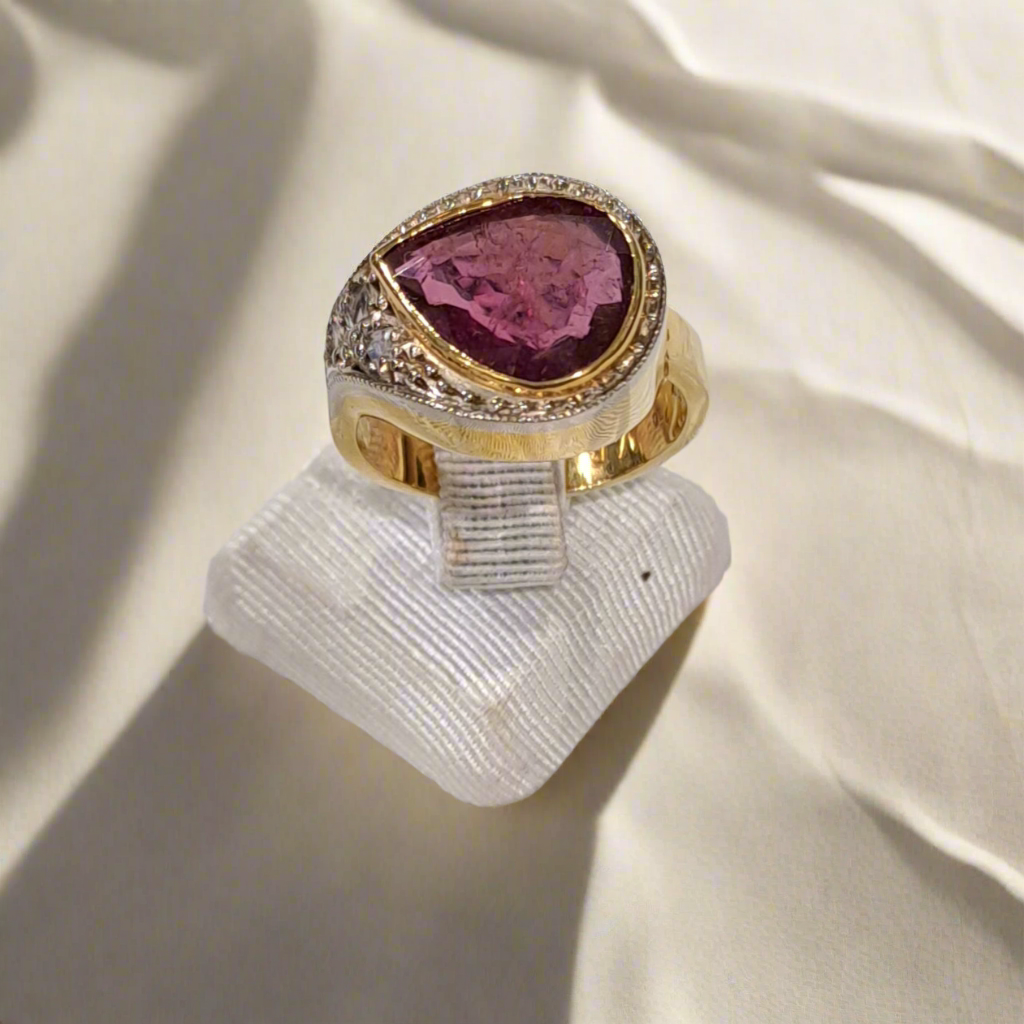 Ring in Gold 18k with tourmaline and diamonds (B-92)