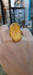 Ring in Gold 18k with yellow amber and diamonds