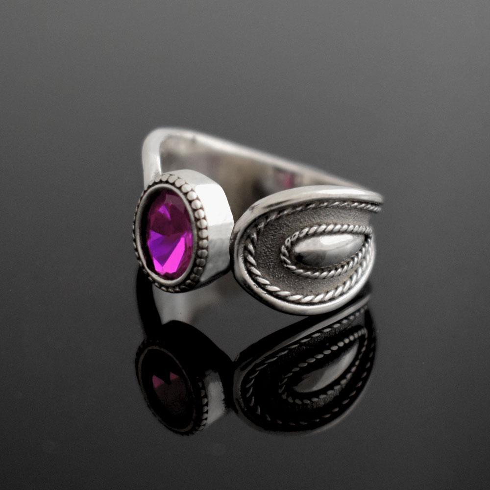 Ring in Sterling Silver with a Purple Zircon (DT-05)