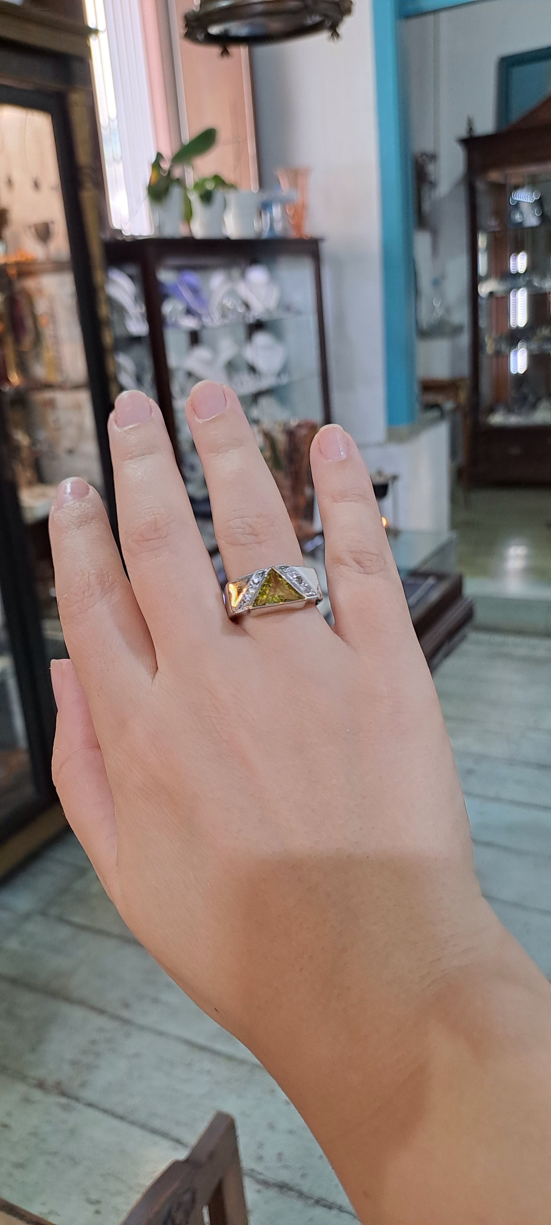 Ring in White Gold 18k.with Citrine and Brilliants 0.28c (B-75)